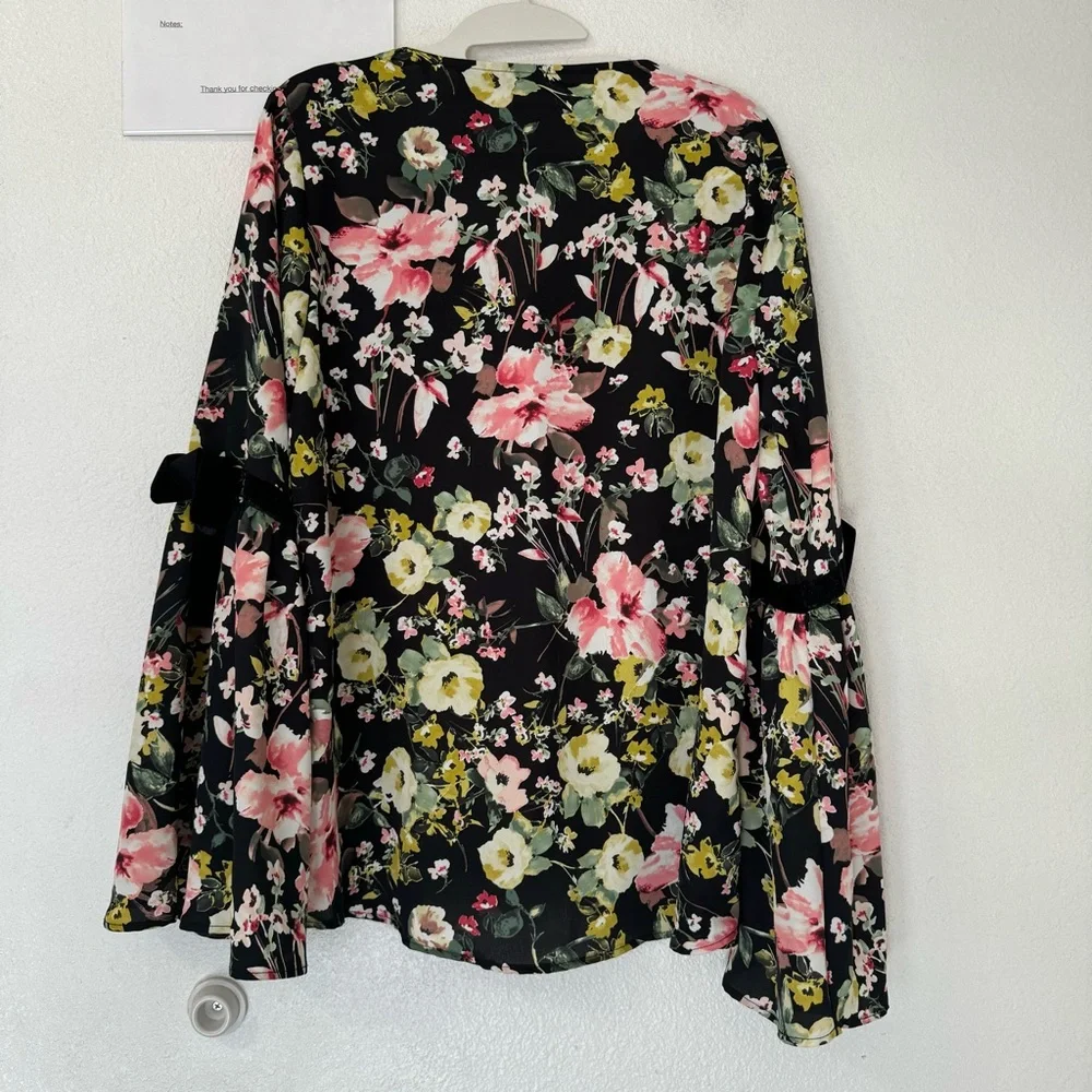 Halogen V-Neck Black Floral Long Sleeve Bell‎ Sleeve Velvet Tie Blouse Small